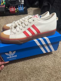 Adidas Nizza Off White/Red/Gum Shoes Size 11 - NEVER WORN - Rare