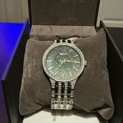 (Brand New) Bulova Crystal Mens Watch / Silver & Black