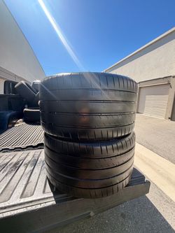 295/30/20 Michelin Pilot sport 4s 80-90% tread (2)