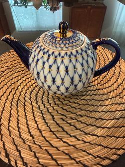 Lomonosov Imperial Porcelain teapot - 3 cups