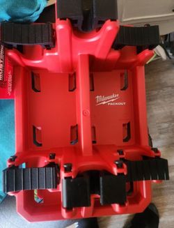 MILWAUKEEPACKOUT Long Handle Tool Rack
