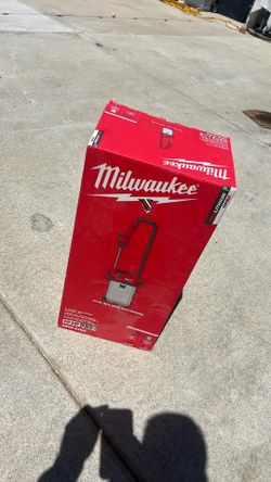 Milwaukee M12 weed sprayer