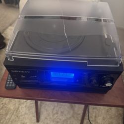 Brand New Digitalnow  CD,Turntable, Cassette Aux In Radio Player . Cracked Lid $80 Original Price $264