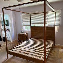 Mid-Century Canopy Bed, Queen, Acorn
