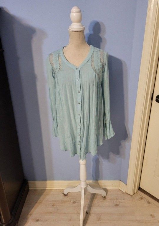 She & Sky Small Womens Blouse 
