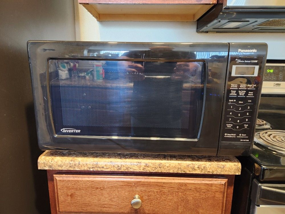 Panasonic Inverter 1250W Microwave