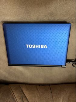 Toshiba Laptop NB 505 With Windows 7 Laptop With Case And Charging Cord - Works - Great Condition