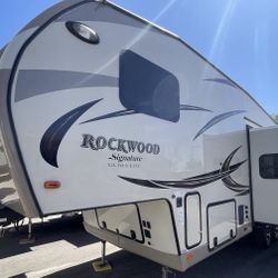 2017 Forest River Rockwood Ultra Lite