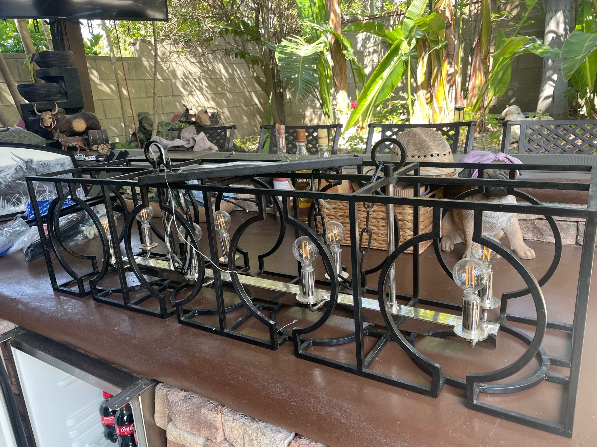 Black lighting fixture