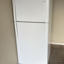 FRIGIDAIRE refrigerator