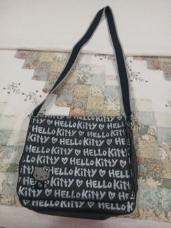 Helli  kitty Cross  over  purse