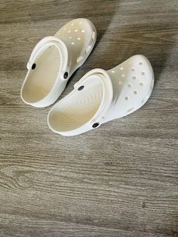 Crocs size 8