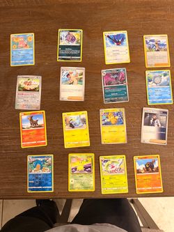 Pokémon Trading Cards Lot of 85