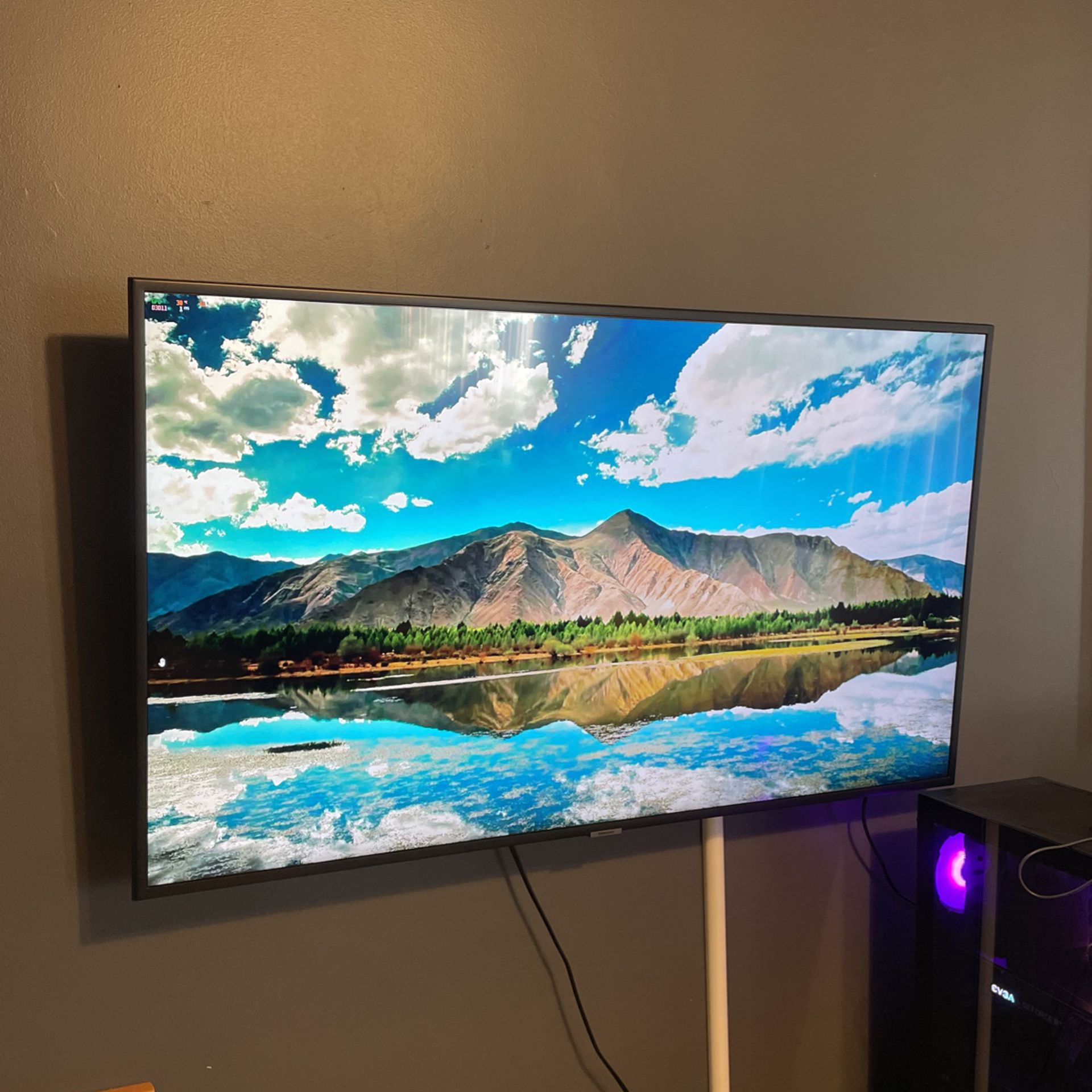 Samsung 40 Inch TV And Mount