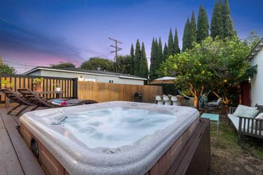 Luxury 6-8 Person Hot Tub Spa