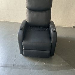 RECLINABLE DE PIEL ELÉCTRICO CON CONTROL REMOTO DA MASAJE BRAND NEW 