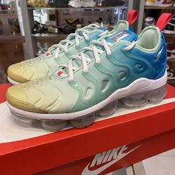 Wmn’s Nike Air Vapormax Plus “Mint Foam Laser Blue” Sizes 7 & 7.5