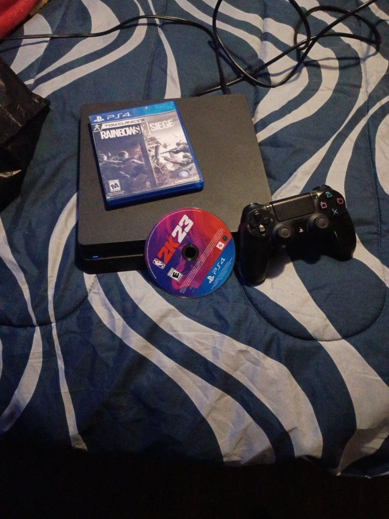 Ps4 With Two Games One Controller