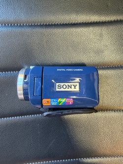 SONY Digital Camera (BRAND NEW)