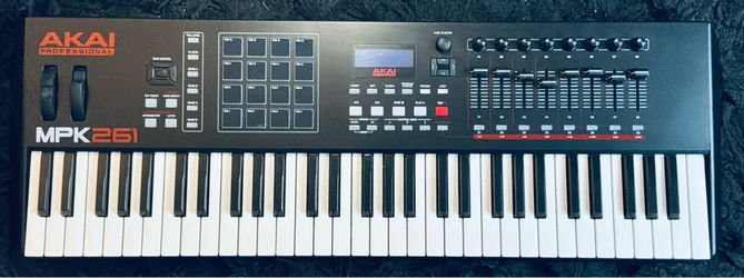 Akai Professional MPK261 61-Key Controller with pedal