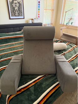 Reading/nursing pillow
