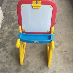 Crayola Kids Table/Erasor Board