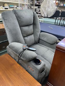 LIKE NEW CLEAN SENIOR CITIZEN RECLINER MASSAGE LIFT CHAIR like Lay z boy  BUT BETTER