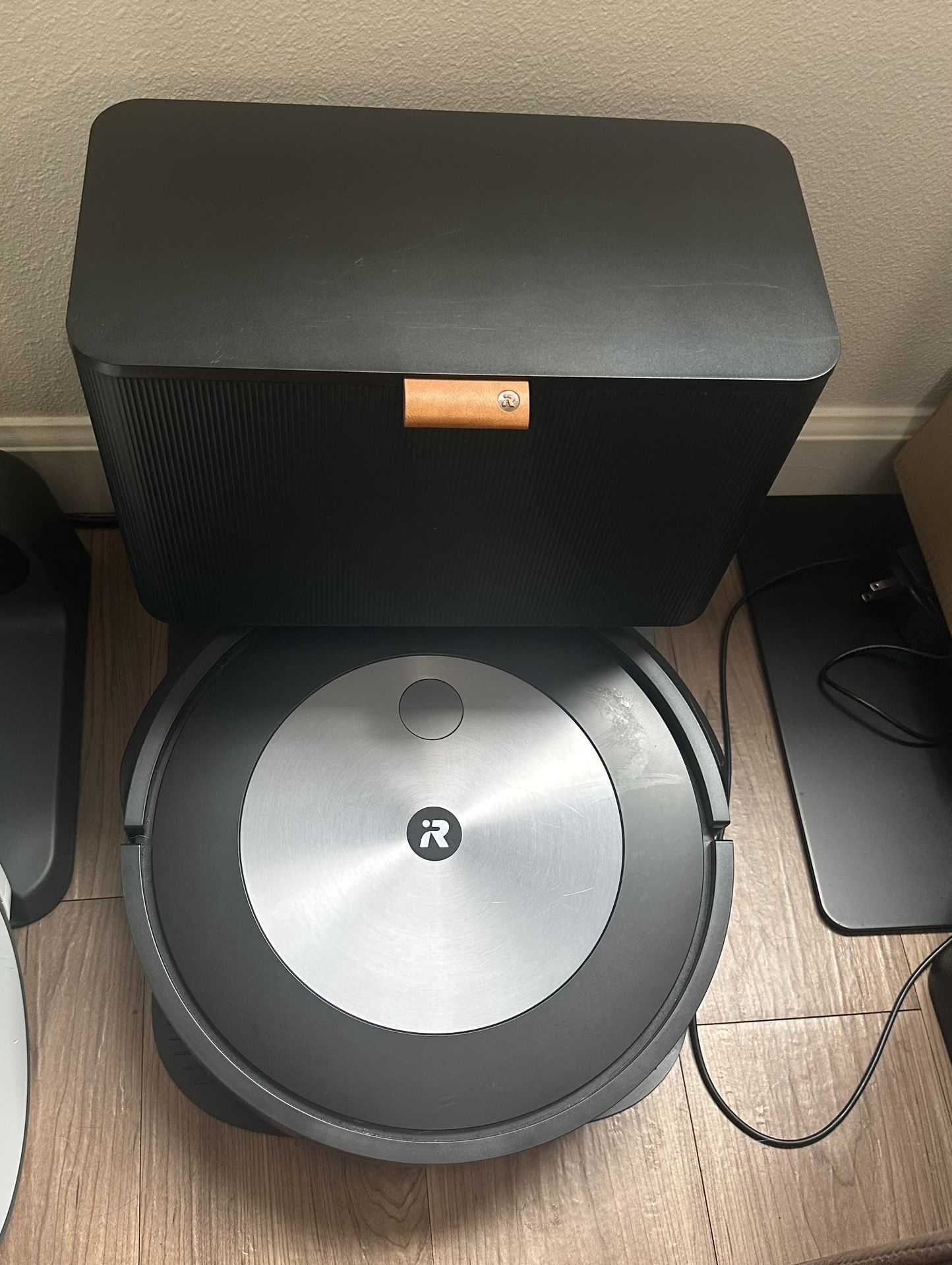 Roomba® j7+ Self-Emptying Robot Vacuum