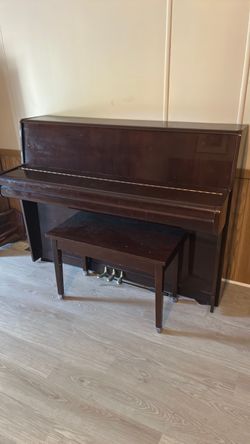 1976 Kawai piano - upright