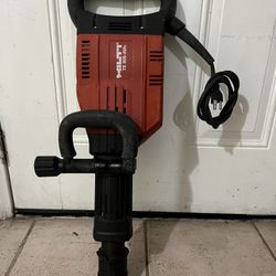 Hilti TE 905 AVT Demilition hammer,  15A, 120 volt, Good condition, Work perfectly 