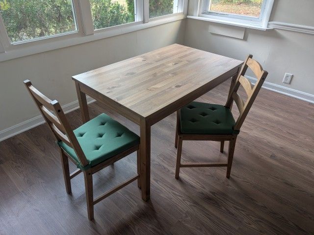 IKEA HÄGERNÄS Dining Table w/4 Chairs 