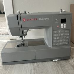 Singer Heavy Duty Sewing Machine 