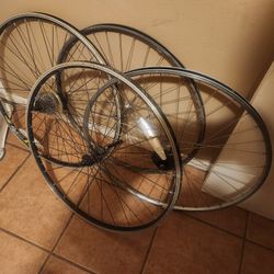 700c  Wheel sets Weimann and Mavic "Missing Skewers"