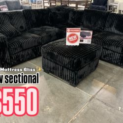 💥SECTIONAL SOFA WITH OTTOMAN 💥NEW IN THE BOX  $20 DELIVERY FEE INSTRUCTIONS INCLUDED HABLAMOS ESPAÑOL  