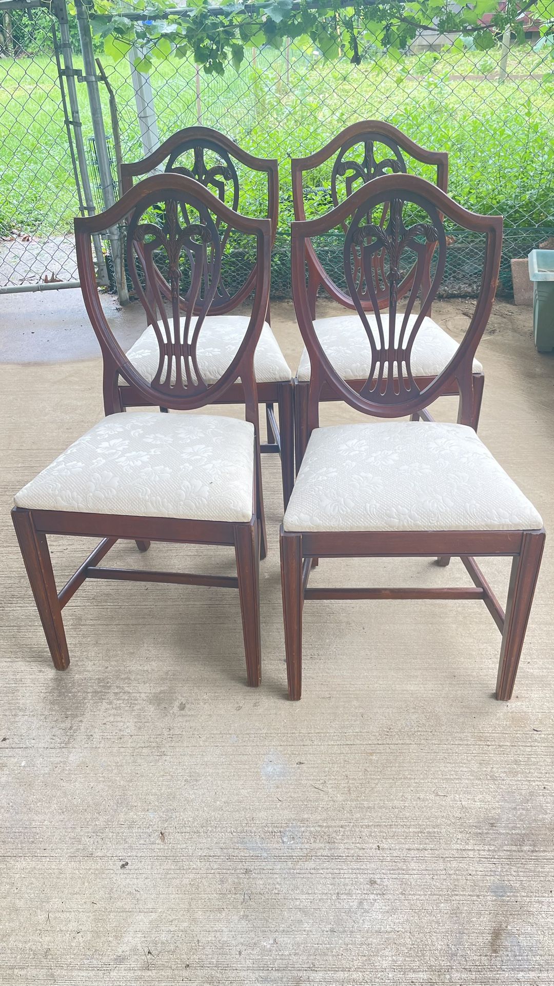 4 Chairs for Dinner Table