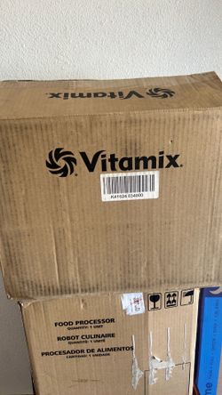 Vitamin professional blender open box never used