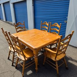 Nice c dinning table