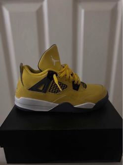 Jordan 4 Retro Lightning