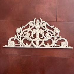 Vintage Fleur-de-Lis Decor Wall Pediment