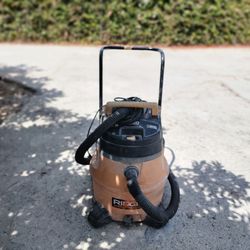 Ridgid 16 Gallon Wet/Dry With Cart Design
