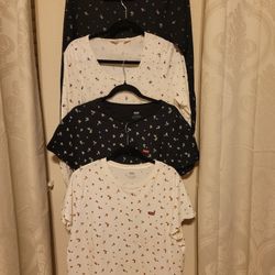 Bundle Of Womens Levi's Tee Shirts Size XL