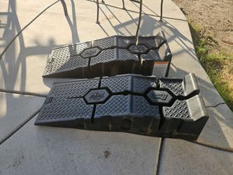 Car ramps.