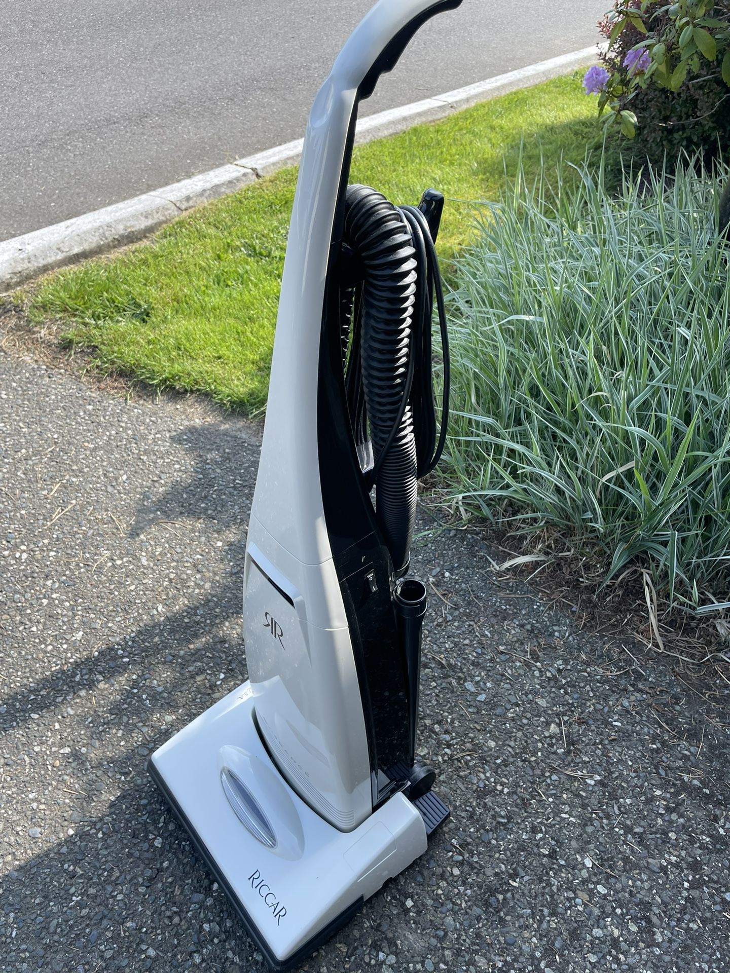 Vacuum Cleaner Riccar Vibrance for Sale in Shoreline, WA OfferUp