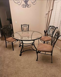 Dining table and 4 chairs