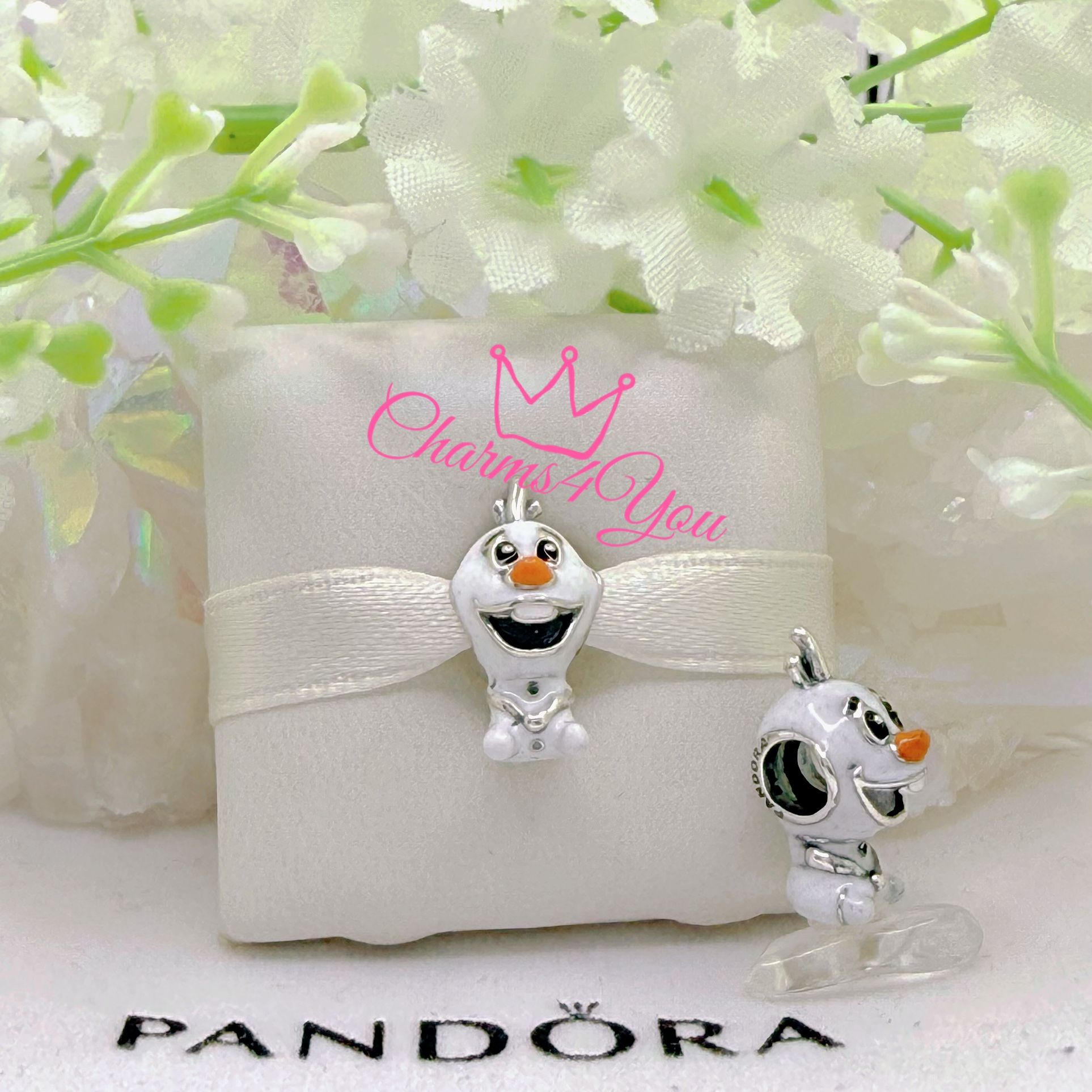 Adorable Charm 925 silver for Pandora moments bracelet.