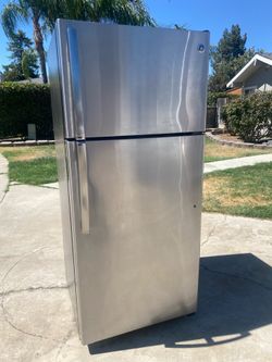 28 In Stainless Steel Two Doors Top Freezer
