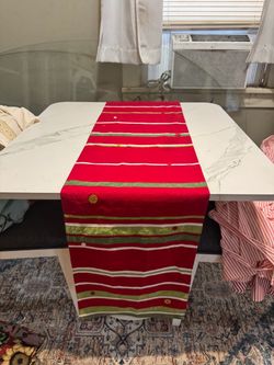 Gorgeous Christmas table runner
