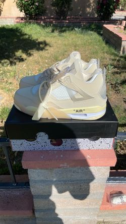 Jordan 4 Retro X Off-White Sneakers