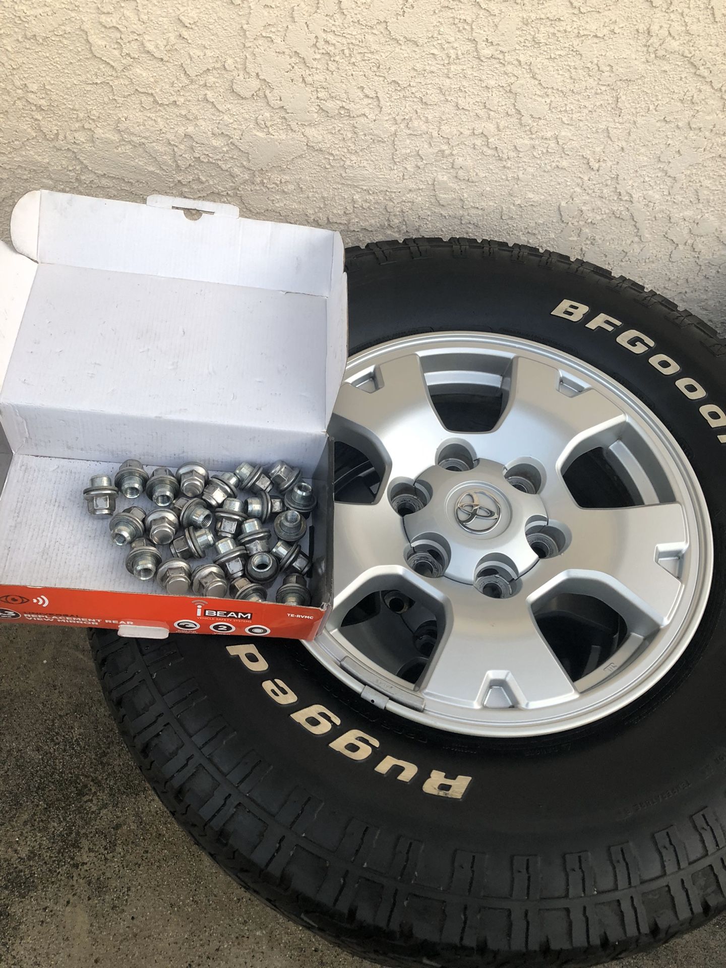 Set Of (4) 16”Wheels Tires OEM Toyota Runner 20052015 Set