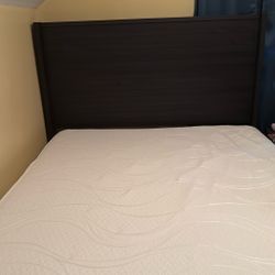 Queen Size Bed Frame With Queen Size Memory Foam Mattress 60in by 80in Mattress Is Made By Blue Bell Model 30016-1050